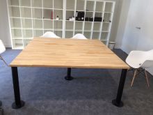 Réalisation d'une table en bois avec pieds en ferrailles - 33000