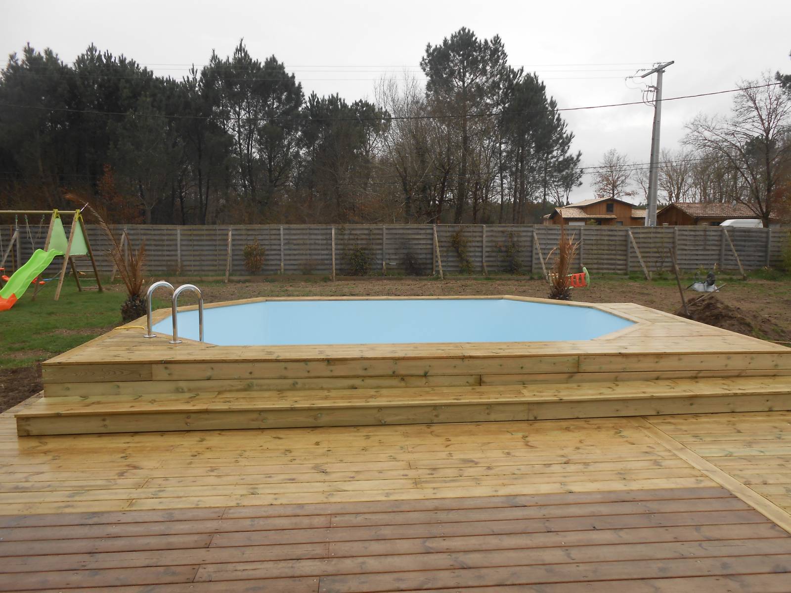 Construction terrasse en Pin avec marche - 33680