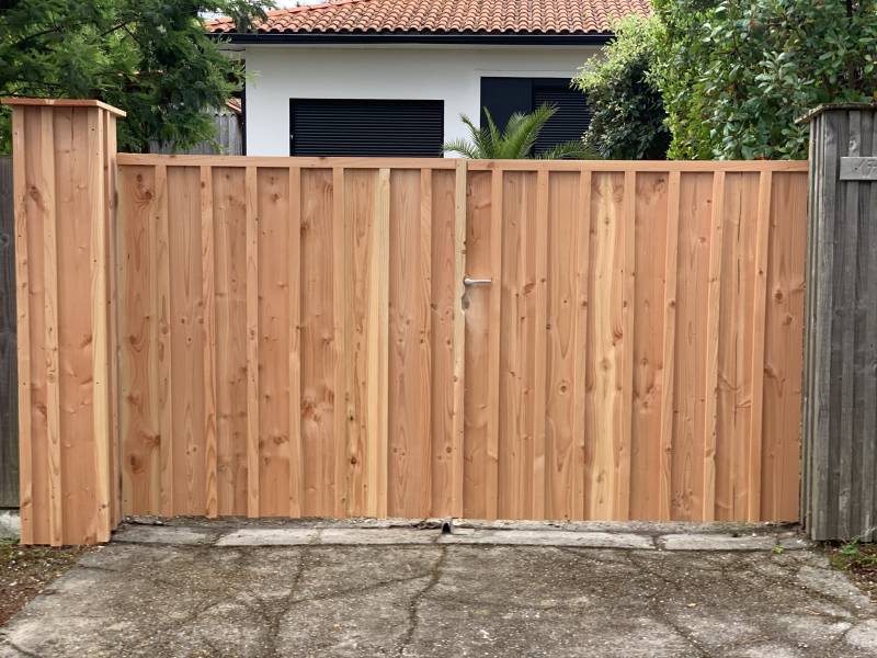 Construction d’un portail en Douglas - Piraillan 33950