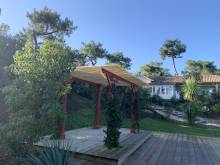 Construction pergola sur-mesur en Pin - Cap Ferret