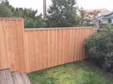 Palissade en bois sur le cap ferret.