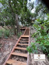 Construction d'un escalier en bois exotique et pin sur le cap ferret 33970
